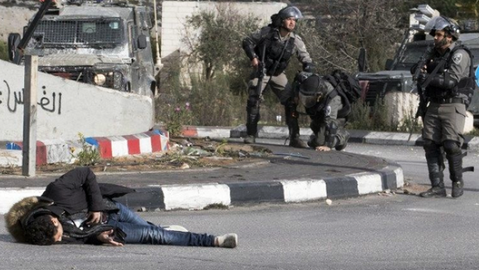 İsrail polisi Filistinli protestocuyu canlı yayında vurdu