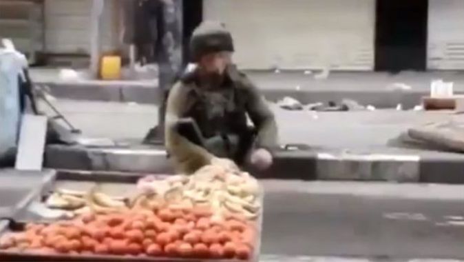 İsrailli komutan elma çalarken görüntülendi