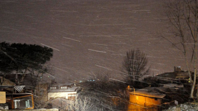 İstanbul&#039;da kar yağışı başladı