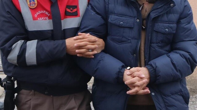 İzmir&#039;de DEAŞ operasyonu: 10 gözaltı