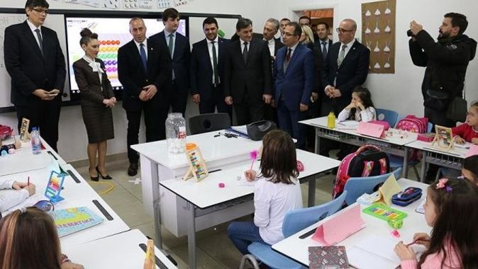 Kosova Başbakanından Maarif Vakfı okuluna ziyaret