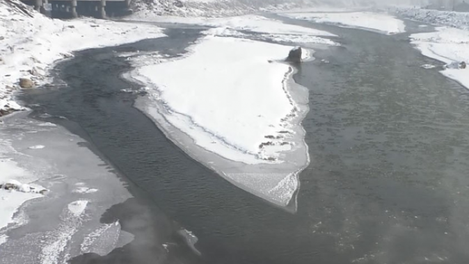 Murat Nehri’nde Antartika’yı andıran görüntüler