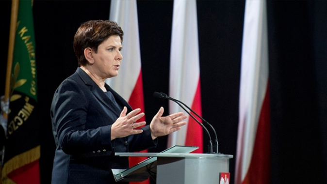 Polonya’nın yeni Başbakanı görevi devraldı