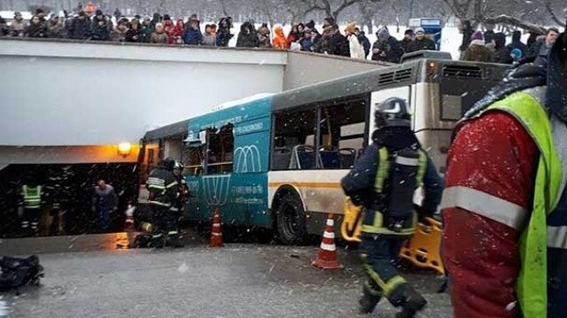 Rusya&#039;da yolcu otobüsü yaya alt geçidine girdi: 5 ölü, 15 yaralı