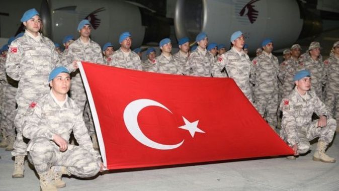 Türk askerlerinden oluşan yeni grup Katar&#039;a ulaştı