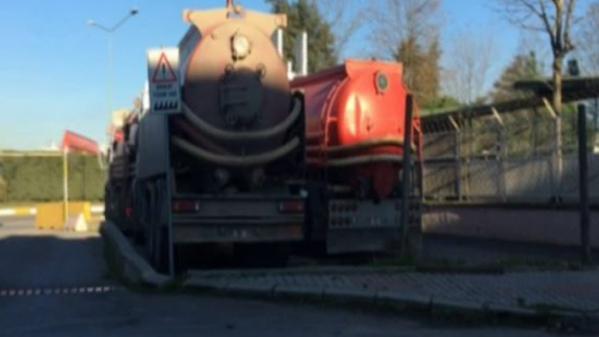 Tuzla&#039;da kokuya sebep olan 4 kamyon yakalandı