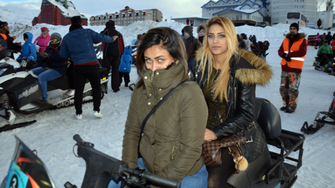 Uludağ’a tatile gelen Arap turistler izdihama sebep oldu