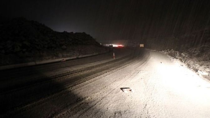 Zonguldak-Ankara karayolunda kar etkili oldu