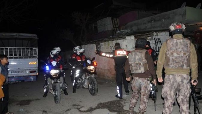 Adana&#039;da 1000 polisle hava destekli operasyon: 50 gözaltı