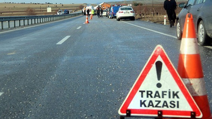 Adana&#039;da trafik kazası: 8 yaralı