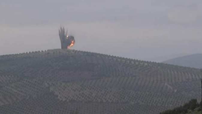Afrin&#039;de 2 askerin şehit olduğu mevziler böyle yerle bir edildi