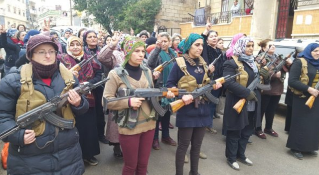 Afrin&#039;deki sivil görünümlü kadın teröristler