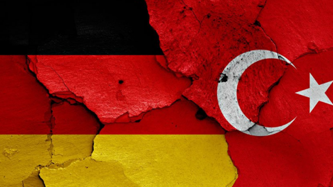 Alman sözcüden flaş açıklama: Karar Türkiye&#039;nin