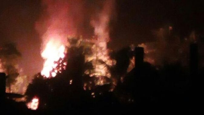 Arakan&#039;da Müslümanlara ait evler yakılmaya devam ediliyor