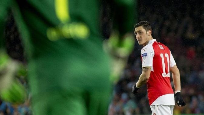 Arsenal&#039;da ayın futbolcusu Mesut Özil