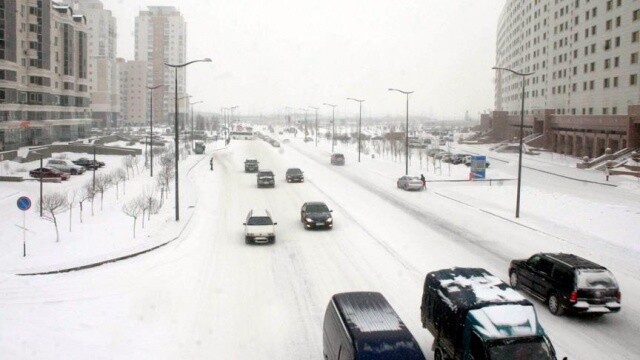 Astana’da kar fırtınasından acil durum ilan edildi