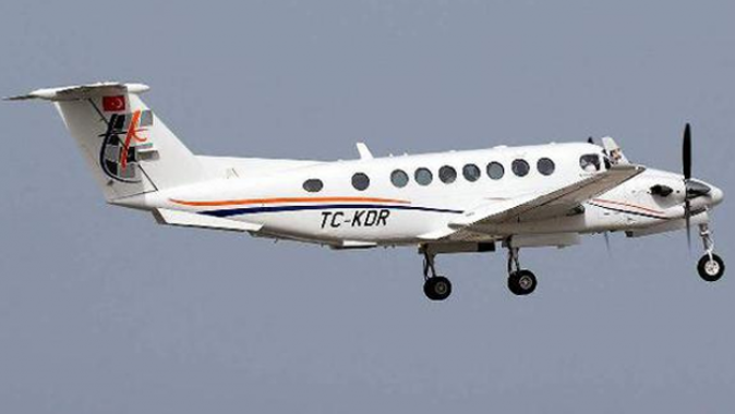 Bakan Özhaseki’nin uçağı Kocaeli Cengiz Topel Havalimanı&#039;na acil iniş yaptı