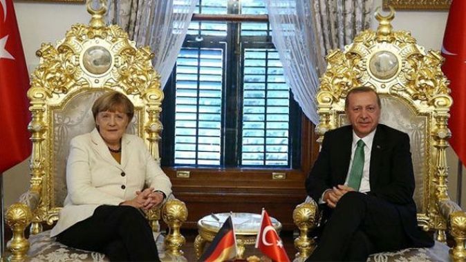 Çavuşoğlu: Erdoğan Merkel&#039;i davet edecek