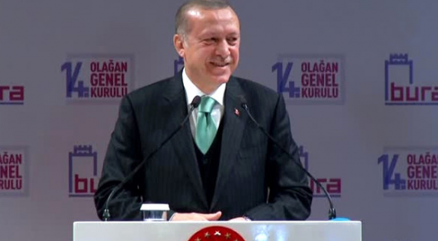 Cumhurbaşkanı Erdoğan’ın konuşması sırasında bir bebek ağlayınca renkli görüntüler yaşandı