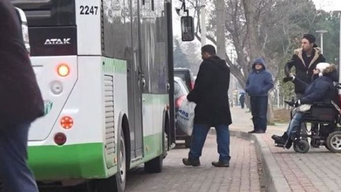 Engelli kadının özel halk otobüsüne alınmayışı böyle görüntülendi