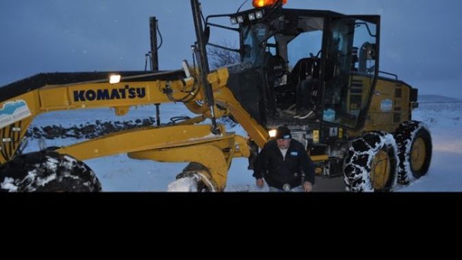 Eskişehir&#039;de kar yağışı ulaşımı zorlaştırıyor