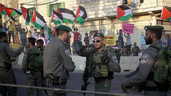 Filistinliler, ABD Başkan Yardımcısı Pence&#039;in ziyaretini protesto etti