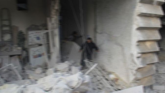 Halep&#039;te hava saldırısı: 5 ölü
