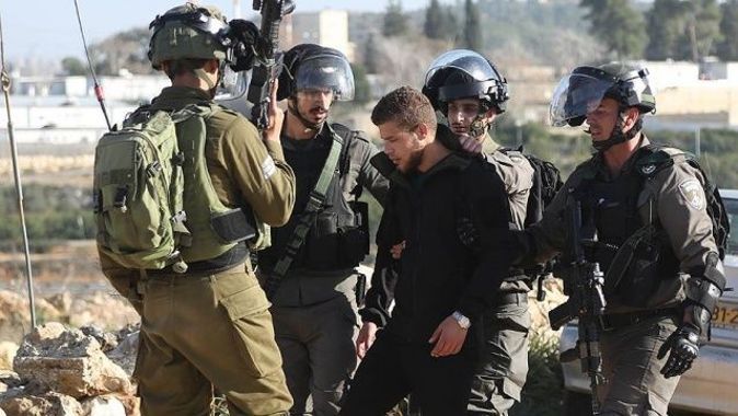 İsrail polisi Kudüs&#039;te 30 Filistinliyi gözaltına aldı