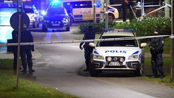 İsveç&#039;te polis karakoluna bombalı saldırı