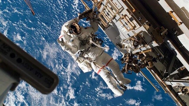 Japon astronotun boyu uzayda 2 santimetre uzadı