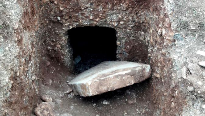 Kaçak kazıda Roma Dönemine ait oda mezar bulundu