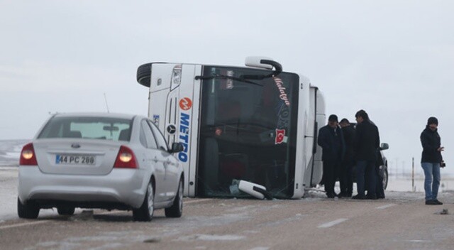 Kayseri&#039;de yolcu otobüsü devrildi