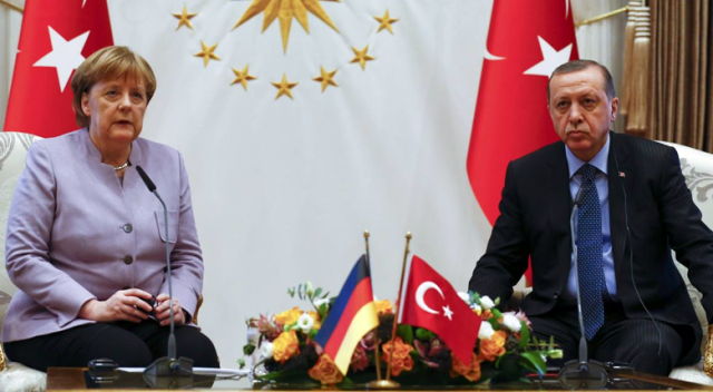 Merkel&#039;den sürpriz talimat, Erdoğan&#039;dan teşekkür!