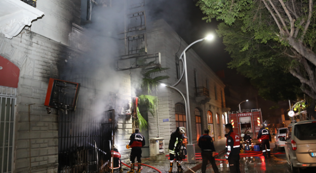 Mersin&#039;de iş yeri yangını korkuttu