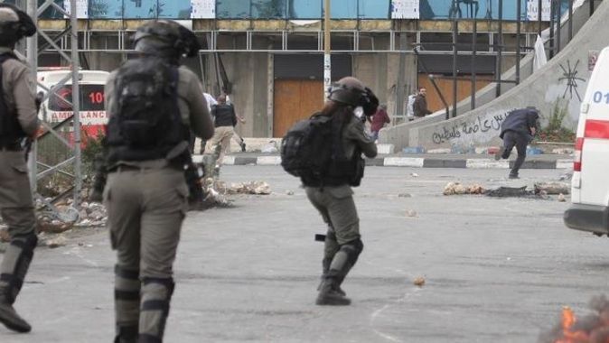 Ramallah&#039;ta bir Filistinli şehit oldu