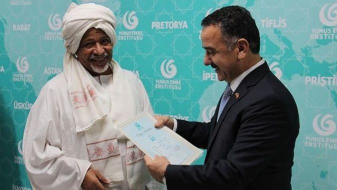 YEE&#039;den Türkçe öğrenen Sudanlılara sertifika
