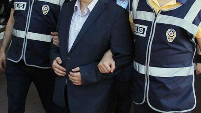 Yunanistan&#039;a kaçarken yakalanan profesör tutuklandı