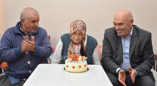 105 yaşındaki Elif ninenin doğum günü kutlandı