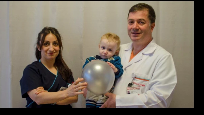 8 aylık bebeği 7. ameliyattan Türk hekimleri kurtardı