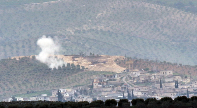 Afrin&#039;deki terör mevzileri, topçu atışlarıyla vuruluyor