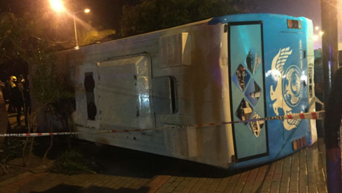 Antalya&#039;da askerleri taşıyan otobüs devrildi: 23 yaralı