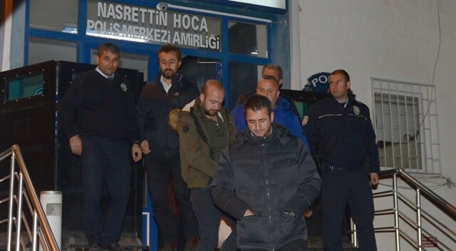 Banka aracını soyup Eskişehir&#039;e kaçmışlar