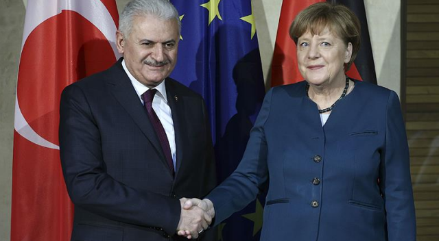 Başbakan Yıldırım ve Merkel görüşmesi başladı