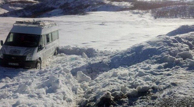 Bingöl&#039;de buzlanma beraberinde kaza getirdi, 10 kişi yaralandı