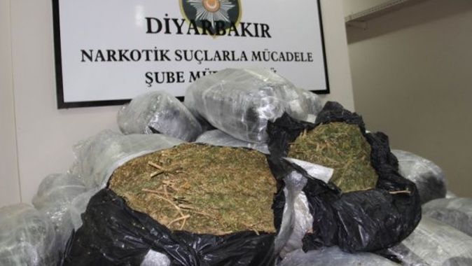 Diyarbakır’da 460 kilo esrar ele geçirildi