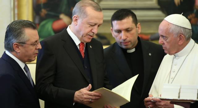 Erdoğan-Papa zirvesinde iki liderden ortak görüş: İslam ve terörizm yan yana gelemez