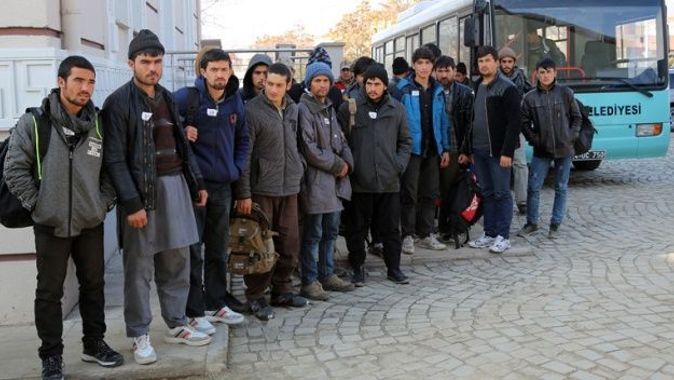 Erzincan&#039;da 42 kaçak göçmen yakalandı