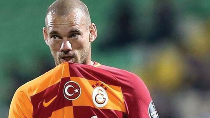 Galatasaray&#039;ın transferi Sneijder&#039;den!