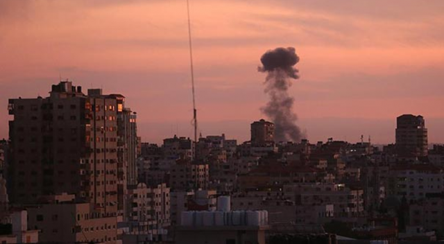 İşgalci İsrail yine Gazze&#039;ye saldırdı!
