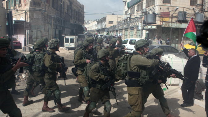 İsrail askerleri 148 Filistinliyi yaraladı